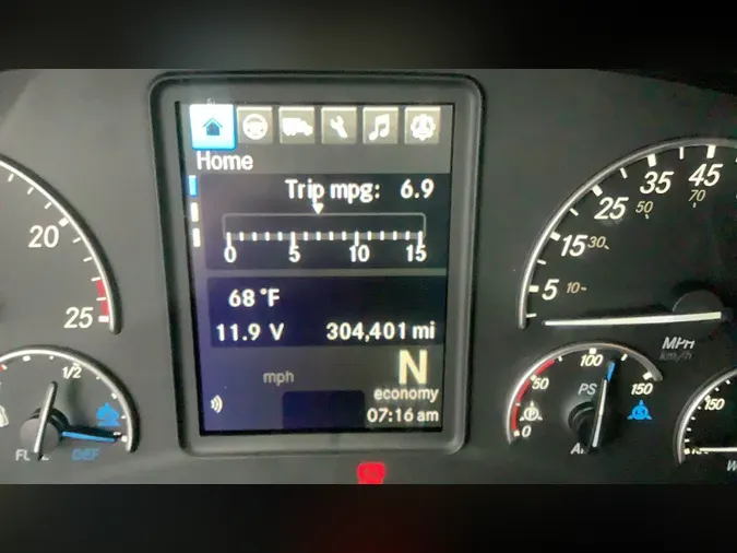 2022 Freightliner Cascadia 126