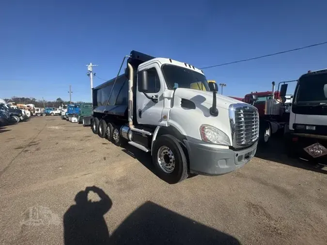 2015 FREIGHTLINER CASCADIA 113b4ef2de30f05fc5c8d616a1999f42bc3