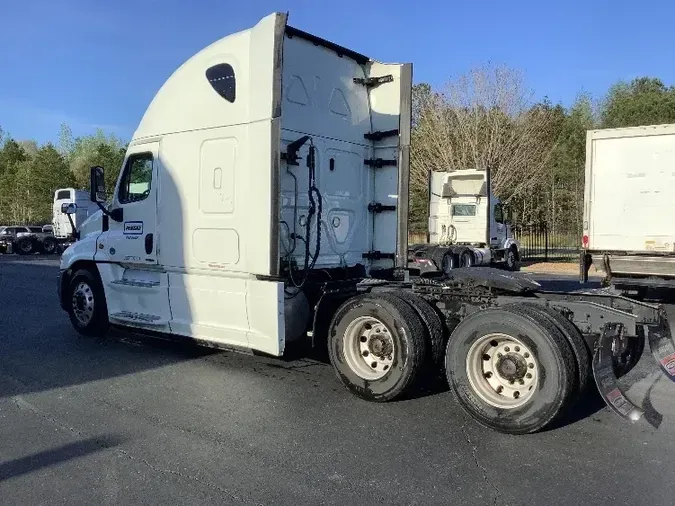 2018 Freightliner X12564ST