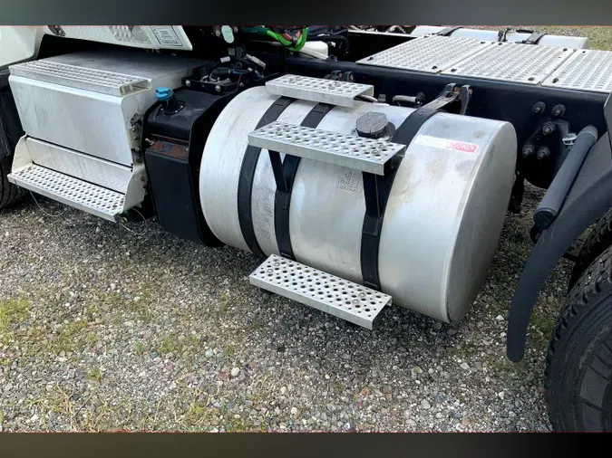 2019 INT LT625 6x4