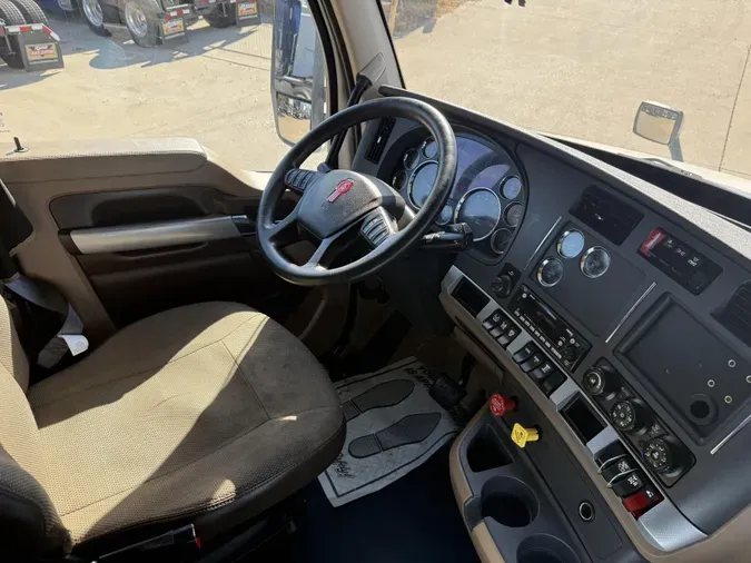 2022 Kenworth T680b4f1c05f905eb01cc931e333e4c8be19