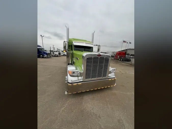 2022 Peterbilt 389