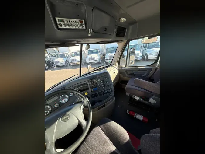 2016 FREIGHTLINER/MERCEDES CASCADIA 113