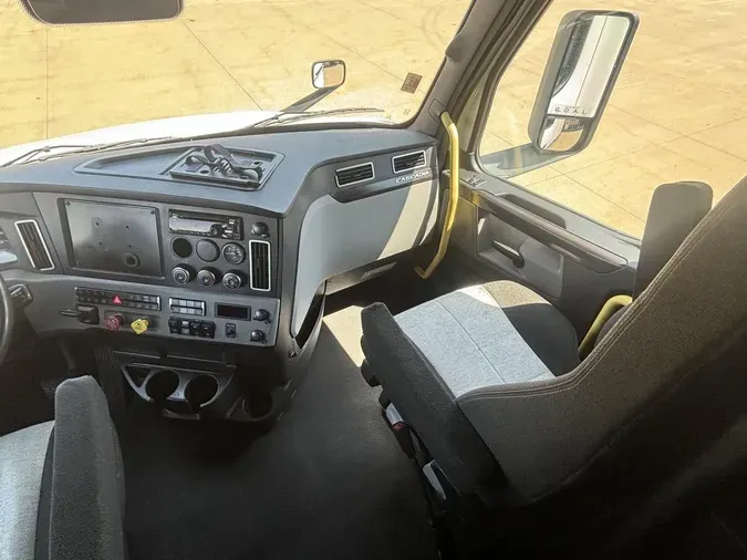 2022 Freightliner Cascadia 126