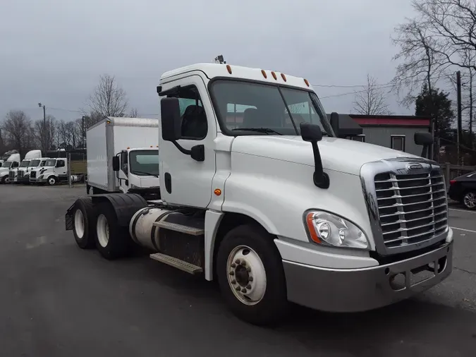 2016 FREIGHTLINER/MERCEDES CASCADIA 125