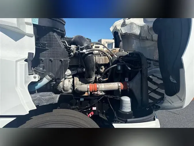 2021 FREIGHTLINER CA126