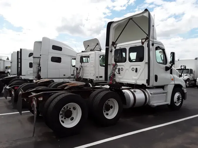 2019 FREIGHTLINER CASCADIA 125