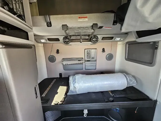 2019 VOLVO VNL64T760