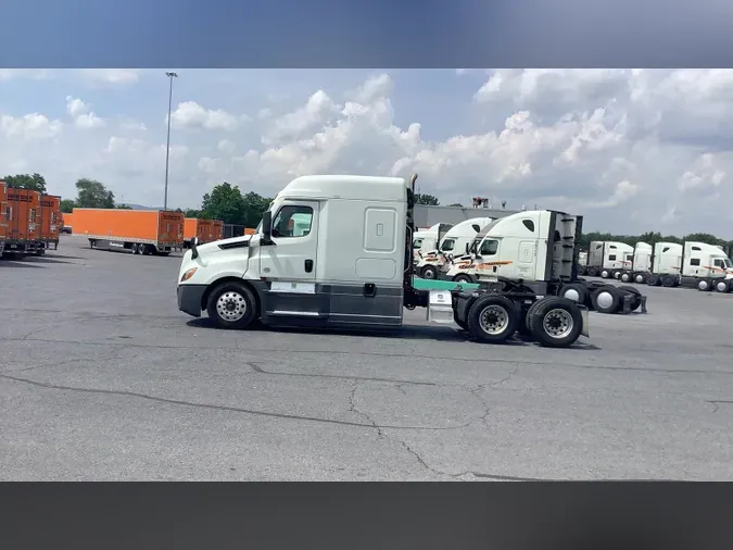 2021 Freightliner Cascadia 126b519329cac0169fef1050cd50e73d38e