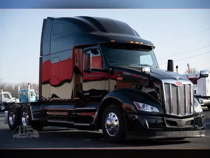 2023 PETERBILT 579