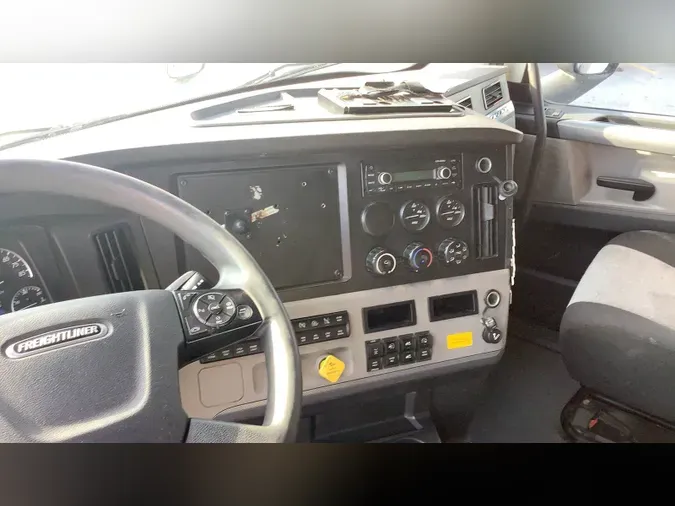 2021 Freightliner Cascadia 126