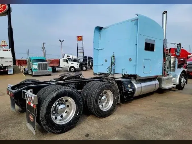 2021 Peterbilt 389