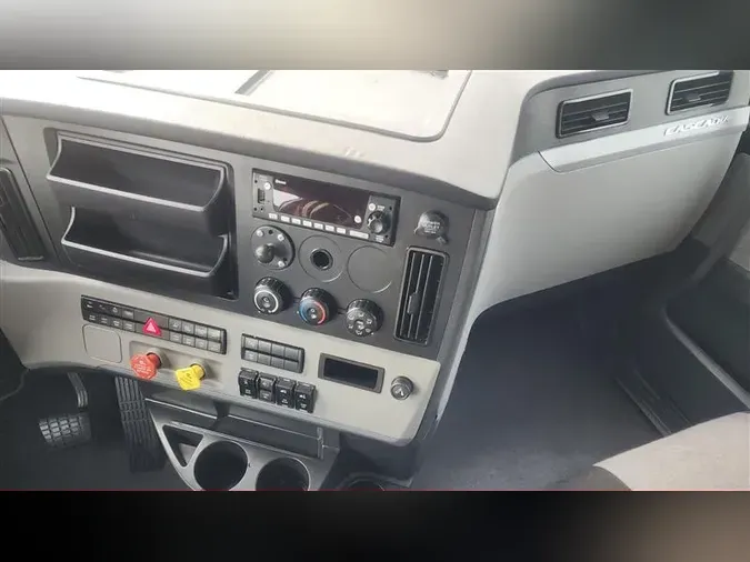 2022 FREIGHTLINER CA126