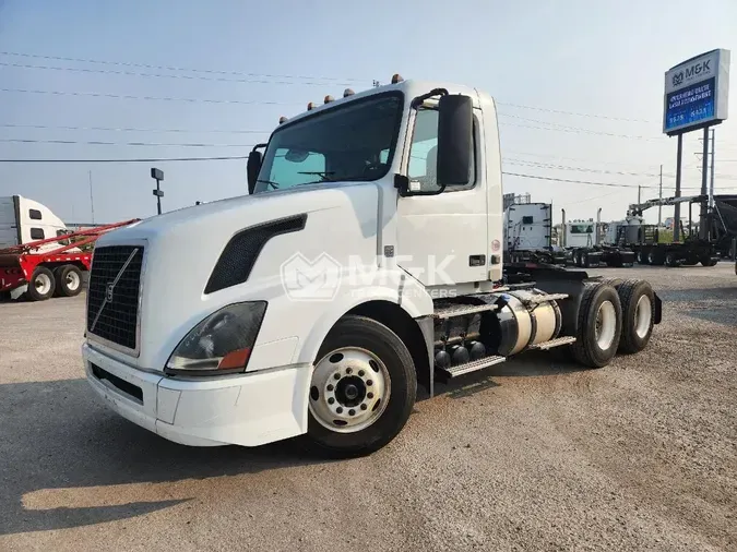 2017 VOLVO VNL64T300b52185f66cbcd53fd78f9990f443392a