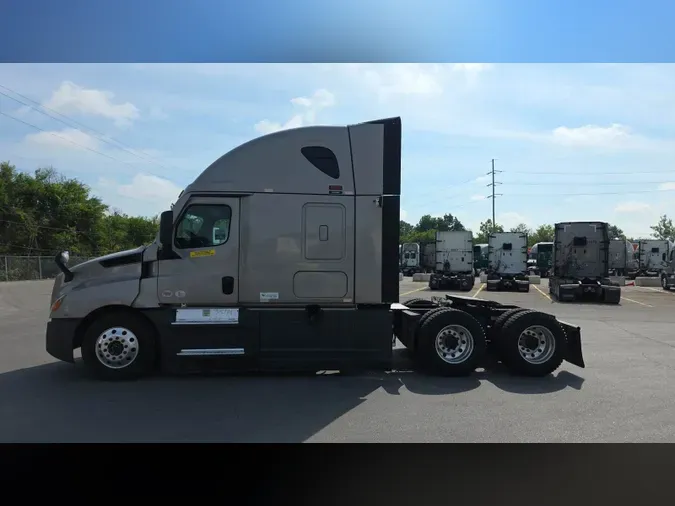 2025 Freightliner Cascadia 126