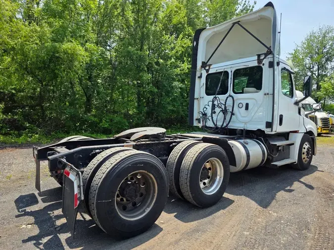 2019 FREIGHTLINER NEW CASCADIA PX12664