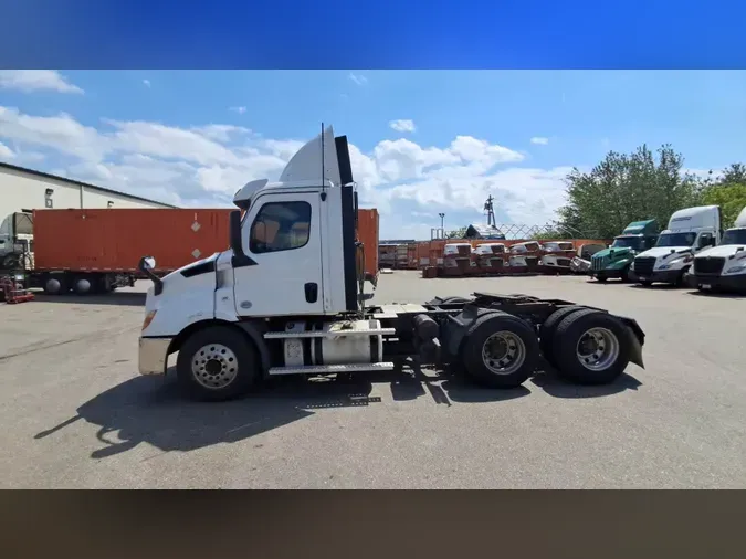 2020 Freightliner Cascadia 126b52b0cc51bbb3cac97f64c451ebc3ecd