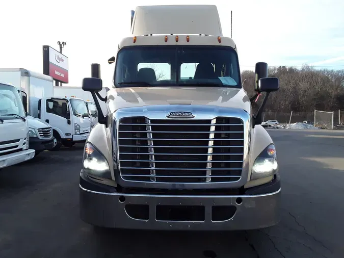 2017 FREIGHTLINER/MERCEDES CASCADIA 125