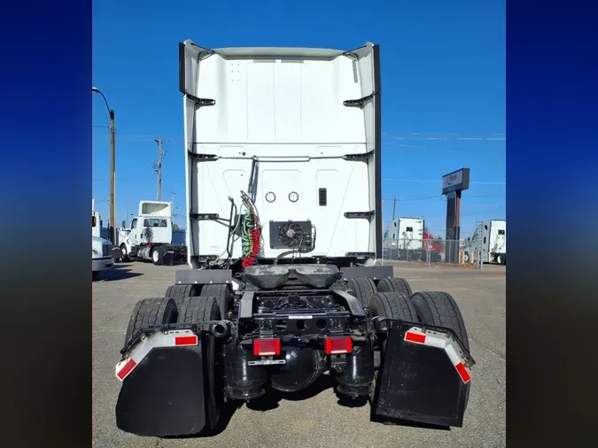 2019 NAVISTAR INTERNATIONAL LT625 SLPR CAB