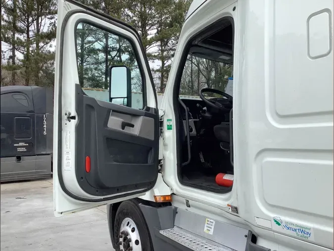 2020 Freightliner Cascadia