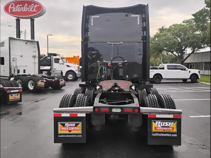 2023 Peterbilt 579b52f949eafb6f0772e78783cb85ce35a