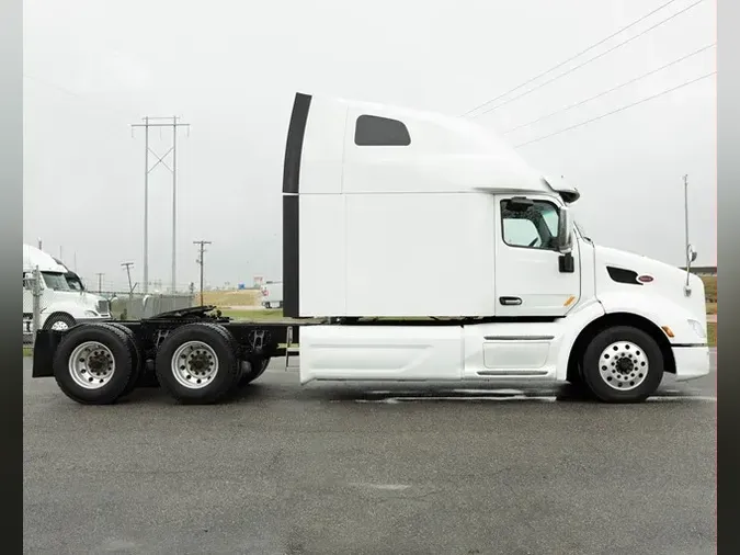 2022 PETERBILT 579