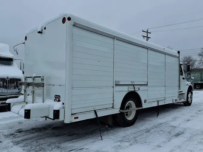 2017 FREIGHTLINER/MERCEDES M2 106