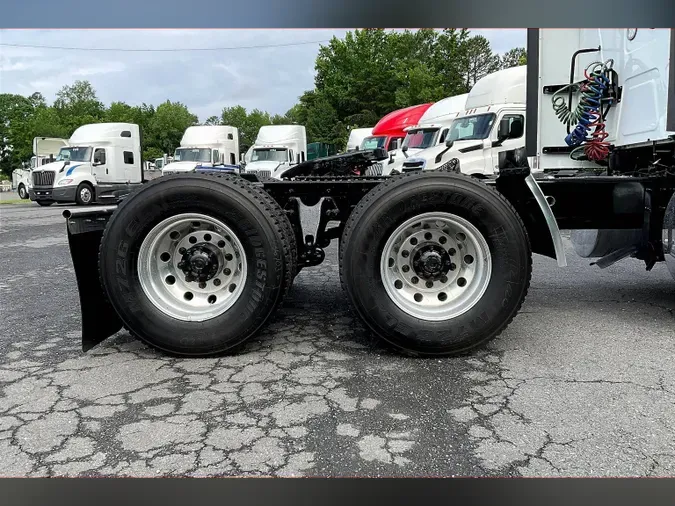 2023 INT LT625 6x4