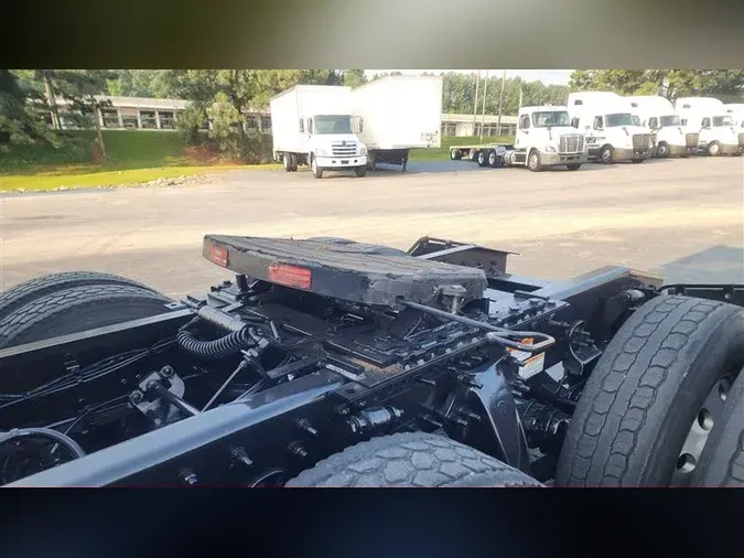 2021 FREIGHTLINER CA126
