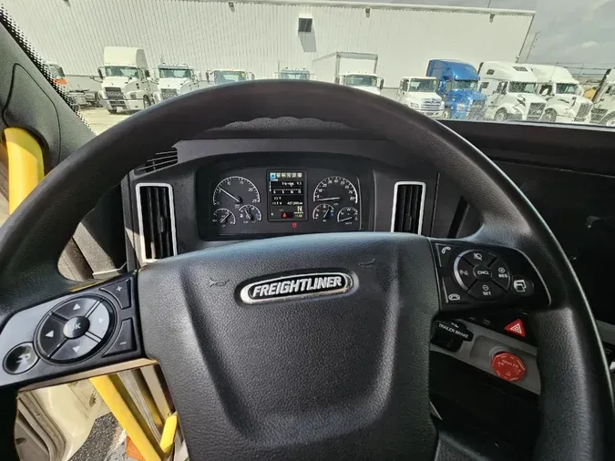 2021 FREIGHTLINER CASCADIA CA126
