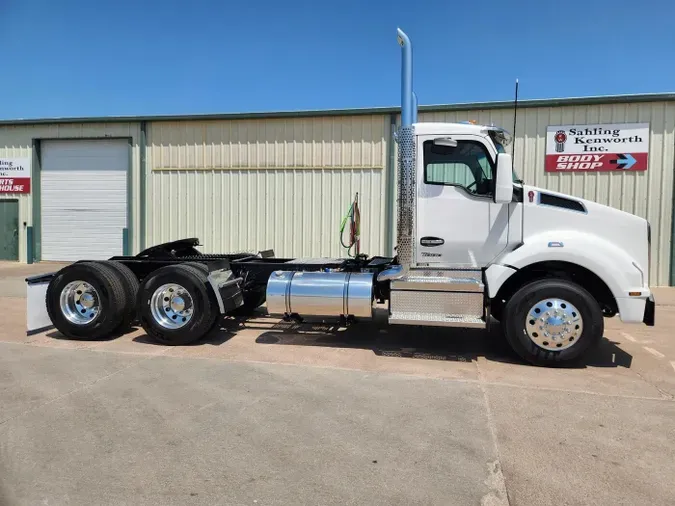 2026 Kenworth T880