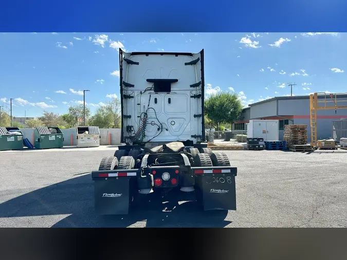 2020 Freightliner Cascadia