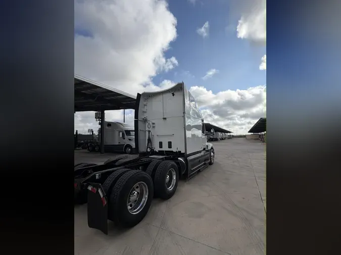 2022 Peterbilt 579