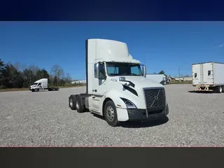 2020 Volvo VNL300