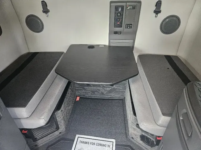 2025 VOLVO VNL64T760