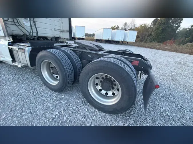 2019 Volvo VNL300