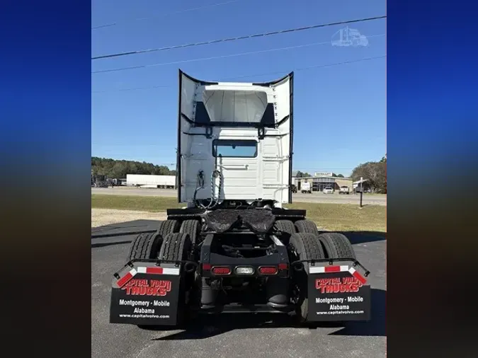 2026 VOLVO VNR64T300