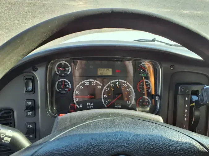 2016 FREIGHTLINER M2 106