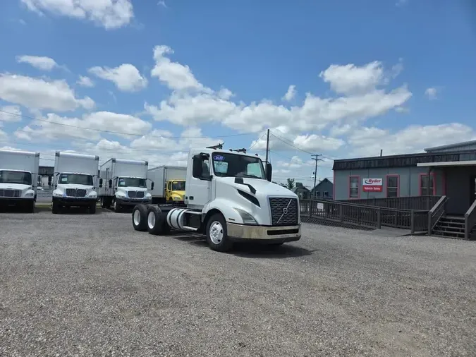 2019 VOLVO VNL64T-300b544c251363aeef85fd3a2a67686f1c0