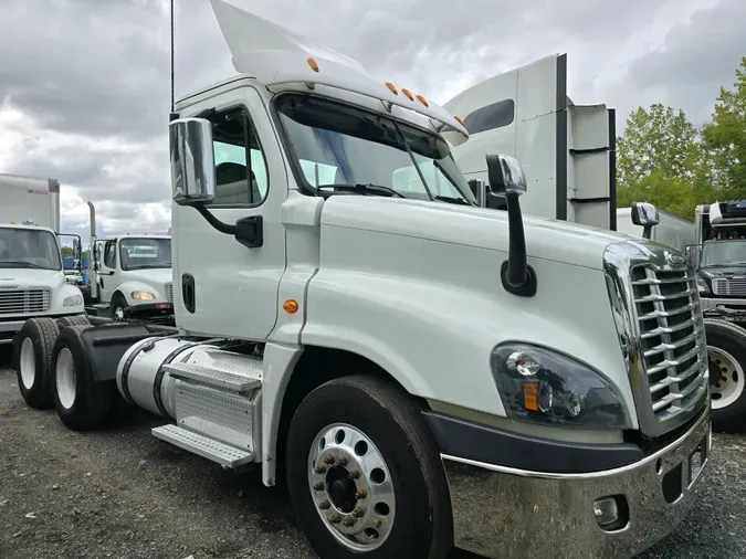 2018 FREIGHTLINER/MERCEDES CASCADIA 125