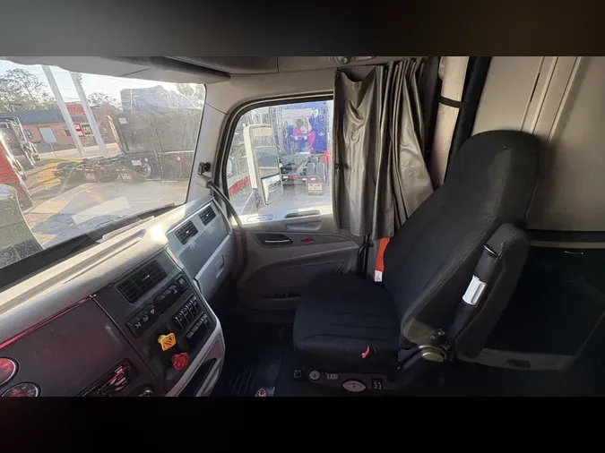 2021 Peterbilt 579b54e75ce3f9747f15111a1bb8b11a1f2