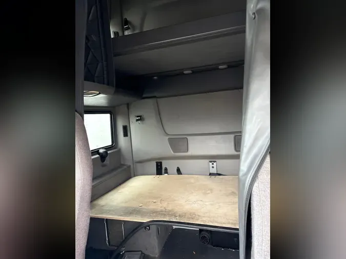 2019 NAVISTAR INTERNATIONAL LT625 SLPR CAB
