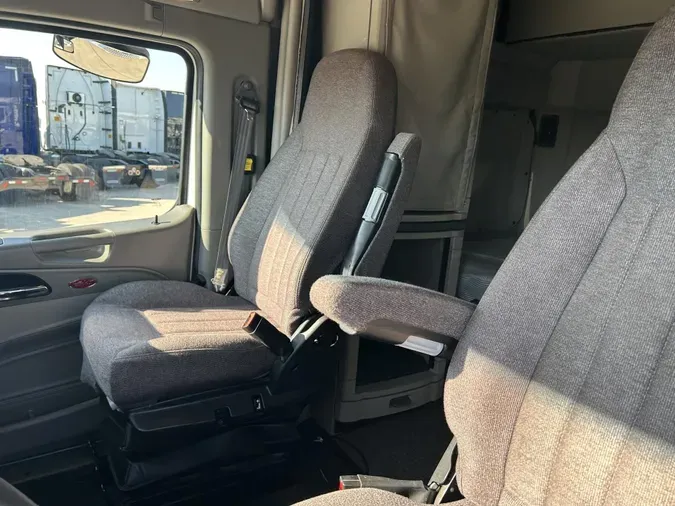 2022 Peterbilt 579