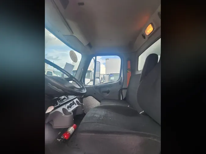 2018 FREIGHTLINER/MERCEDES M2 106b5517e8ee9d7c88c71afe0b9fd2fe8c5