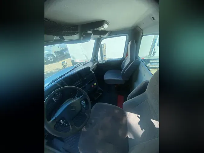 2019 NAVISTAR INTERNATIONAL RH613 DAYCAB S/A