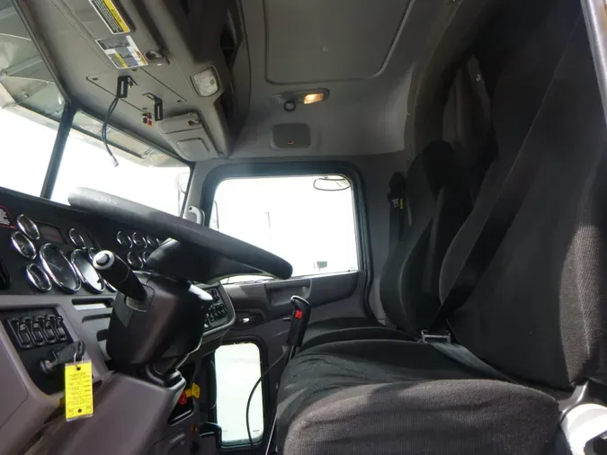 2020 Peterbilt 389
