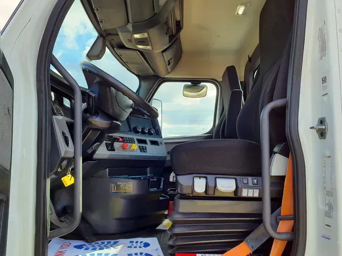 2019 FREIGHTLINER/MERCEDES NEW CASCADIA 126