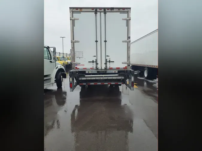 2016 FREIGHTLINER/MERCEDES M2 106