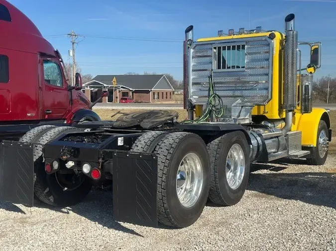 2009 PETERBILT 388