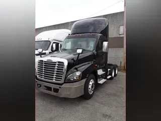 2017 FREIGHTLINER/MERCEDES CASCADIA 125